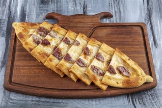 Sucuklu Kaşarlı Pide görseli