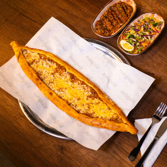 Kaşarlı Mantarlı Pide görseli