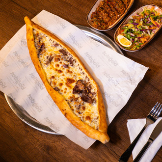 Kavurmalı Kaşarlı Pide görseli