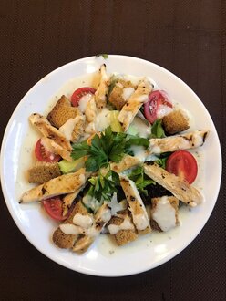 Tavuklu Caesar Salata görseli