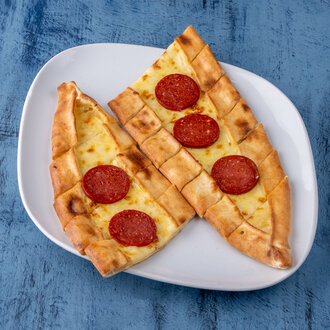 Sucuklu Kaşarlı Pide görseli