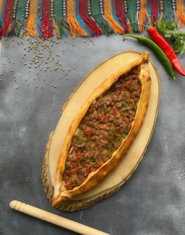 Kuşbaşılı Pide görseli