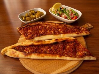 Kıymalı Karadeniz Pidesi görseli