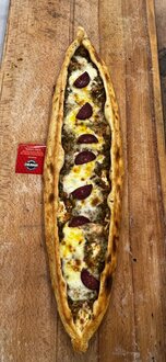 Sucuklu Kaşarlı Pide görseli