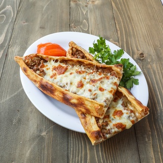 Kıymalı Kaşarlı Pide görseli