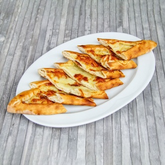Vegan Kıymalı Kaşarlı Pide görseli