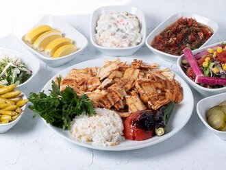 Pilav Üstü Tavuk Döner görseli