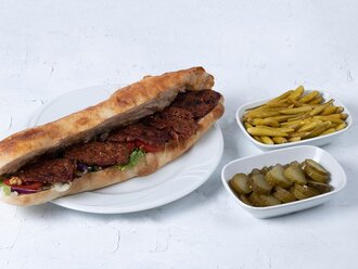 Somun Ekmek Arası Adana görseli