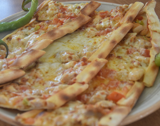 Tavuklu Kaşarlı Pide görseli