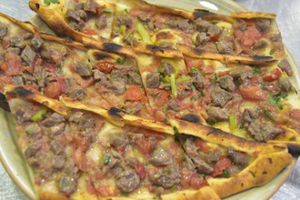 Kuşbaşılı Pide görseli