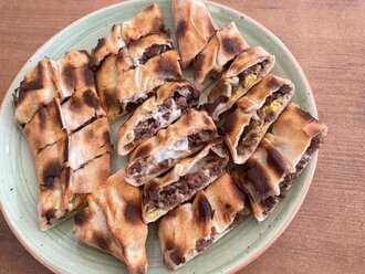 Kavurmalı Kaşarlı Pide görseli