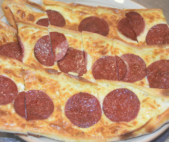 Sucuklu Kaşarlı Yumurtalı Pide (Açık) görseli