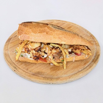 Ekmek Arası Kaşarlı Tavuk Döner görseli