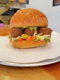 Falafel Burger (Vegan) görseli