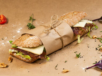 Peynirli Pastırmalı Sandviç görseli