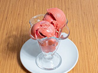 Çilekli Dondurma (600 Gr.) görseli