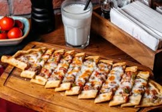 Kuşbaşılı Kaşarlı Pide (Açık) görseli