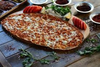 Kaşarlı Lahmacun görseli