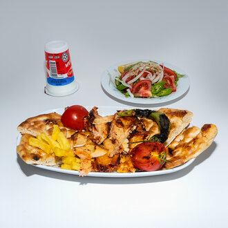 Pilav Üstü Tavuk Döner görseli