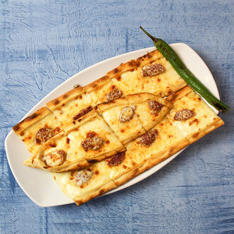 Sucuklu Kaşarlı Pide görseli