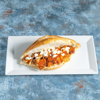 Ekmek Arası Tavuk Döner görseli