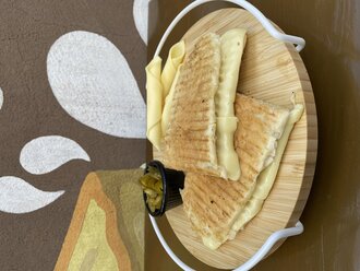 Atom Ekmeği Kaşarlı Tost görseli