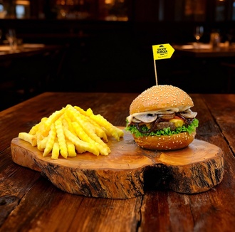 Huge Burger görseli