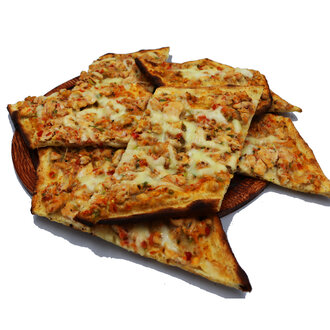 Tavuklu Kaşarlı Pide görseli