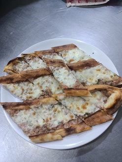 3'Lü Kıymalı Kaşarlı Pide (1,5 Porsiyon) Menü görseli