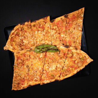 Tavuklu Kaşarlı Pide görseli
