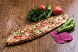 Sebzeli Kaşarlı Yumurtalı Pide görseli