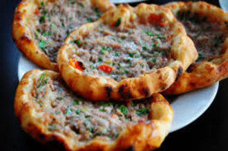 Yuvarlak Kıymalı Pide görseli