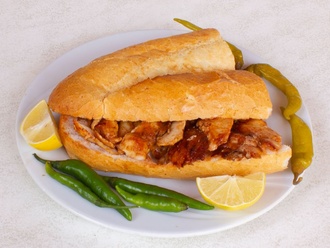 Ekmek Arası Tavuk Döner görseli