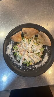 Tavuk Etli Casear Salata görseli