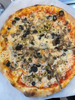 Capricciosa Pizza (Büyük) görseli