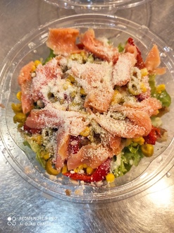 Somonlu Salata görseli
