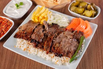 Pilav Üstü Et Döner görseli