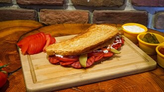 Ayvalık Sucuklu Tost görseli