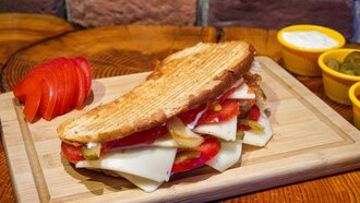 Ayvalık Süper Kaşarlı Tost görseli