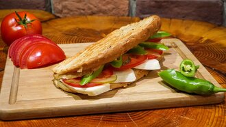 Ayvalık Ezine Peynirli Tost görseli