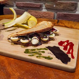 Ayvalık Çikolatalı Meyveli Tost görseli