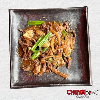 Sarımsak Soslu Soğanlı Dana Eti görseli