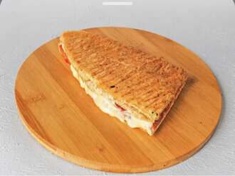 Yarım Ekmek Arası Kaşarlı Tost görseli