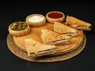 Dev Tost görseli