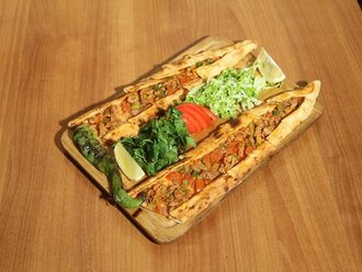 Kuşbaşılı Pide görseli