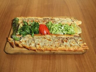 Kıymalı Kaşarlı Pide görseli
