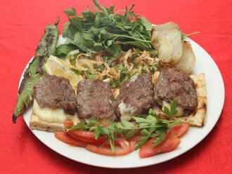 Kaşarlı Izgara Köfte görseli