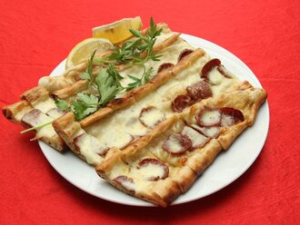 Sucuklu Kaşarlı Pide görseli