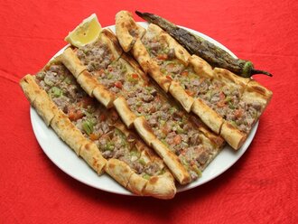 Kuşbaşılı Pide görseli