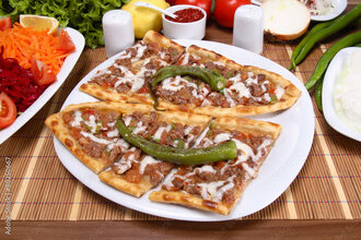 Kuşbaşılı Kaşarlı Pide görseli